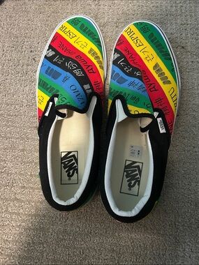 Vans Mens Slip-On Rainbow Stripe Sneakers 12